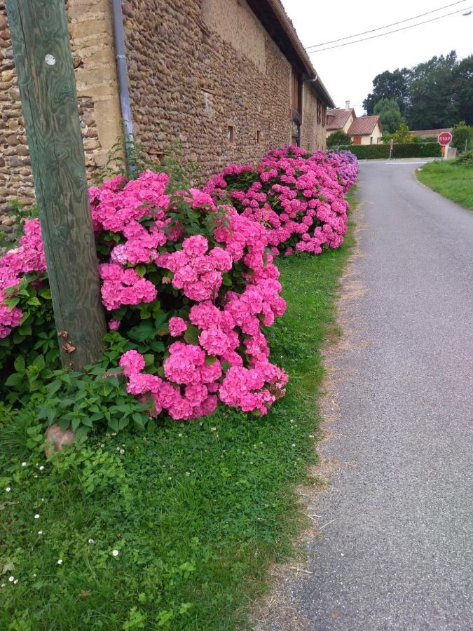 Clos A Malypense Chez Mr Montamat Galan Exterior foto