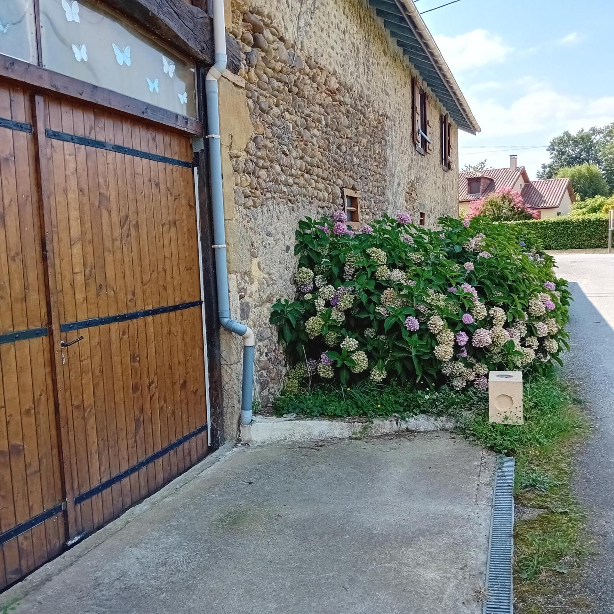 Clos A Malypense Chez Mr Montamat Galan Exterior foto
